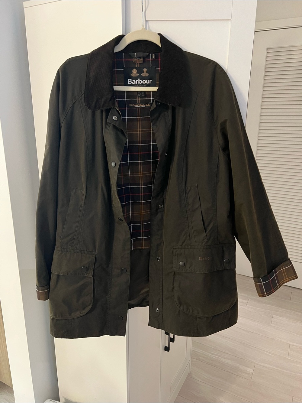 Barbour Classic Women’s Beadnell Wax Jacket